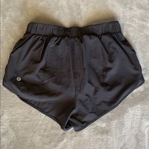 Lululemon Back In Action Short 2.5” Black Size 4